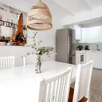 Beautiful House With Big Jacuzzi And Sauna Дом отдыха