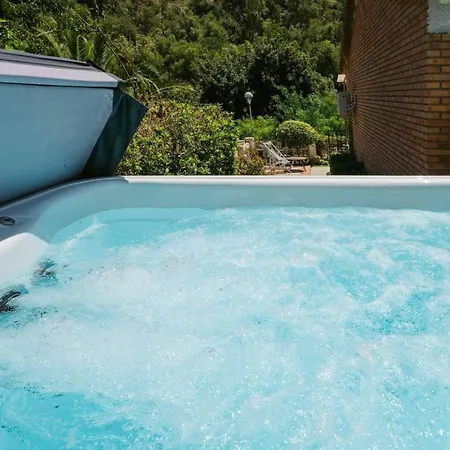 Dom wakacyjny Beautiful House With Big Jacuzzi And Sauna Fuengirola